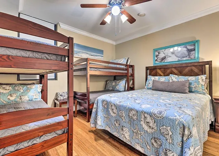 Beachfront Dauphin Island Condo: Pool Access!